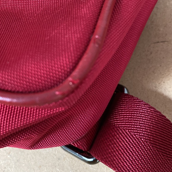 Sapsucker Red Crossbody Bag. - Picture 14 of 15